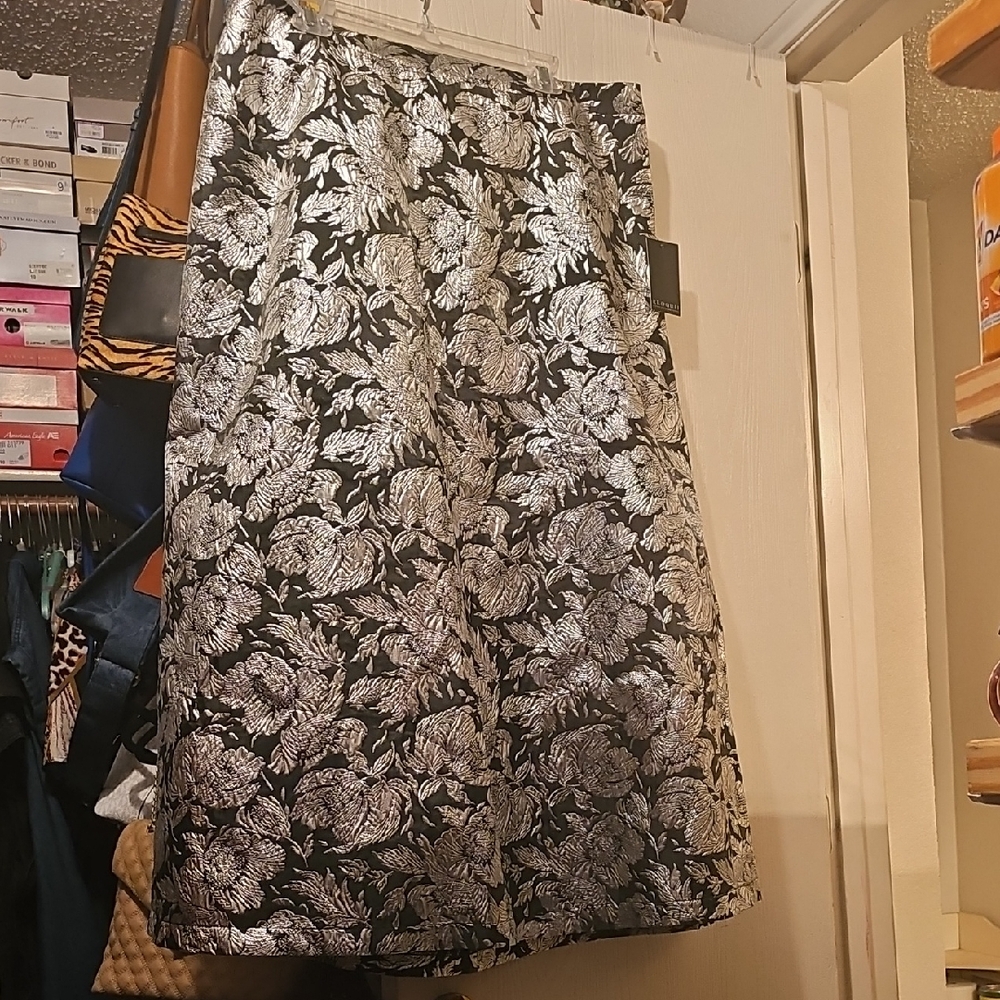 NWT Eloquii Brocade Black With Sliver Flowers